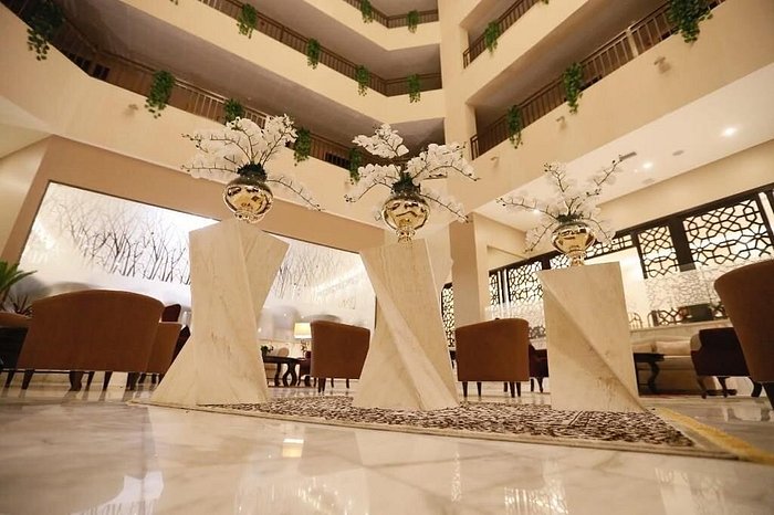 The Signature Hotel - main image